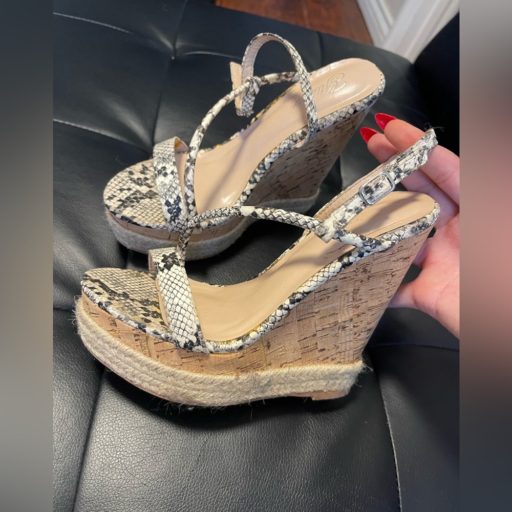 Windsor/ Size 6 / Wedge Heel